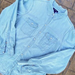 Lands End Chambray button shirt women’s size 14